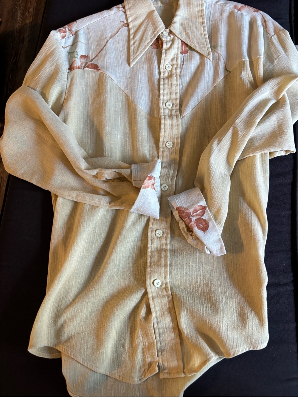 Vintage ivory white western shirt with floral yoke/cuff detail size 16-16 1/2